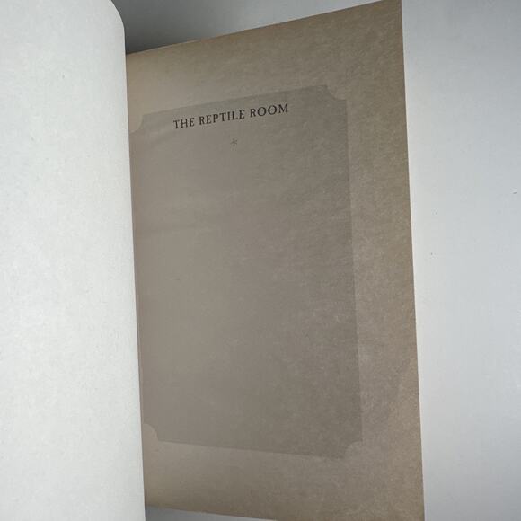 A Series of Unfortunate Events #2: The Reptile Room (Softcover) - Picture 7 of 9